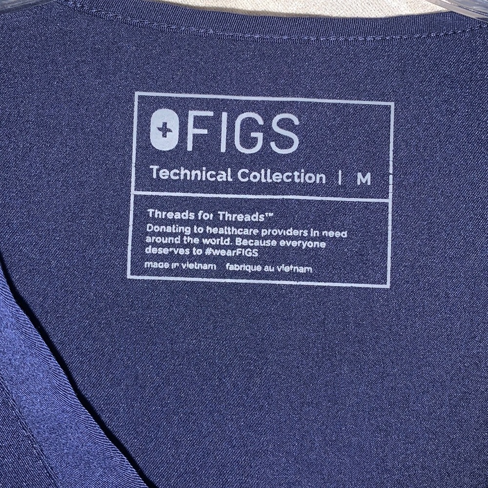 Navy Figs Catarina One-Pocket Scrub Top